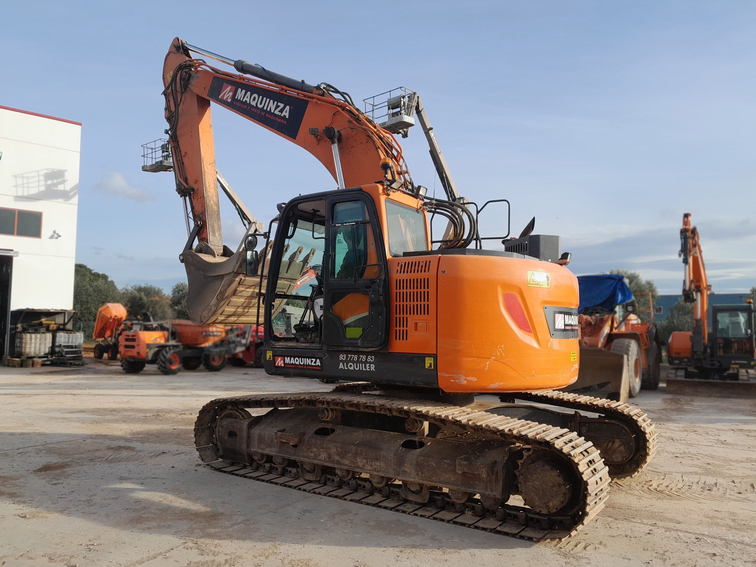 <trp-post-container>DOOSAN DX235LCR