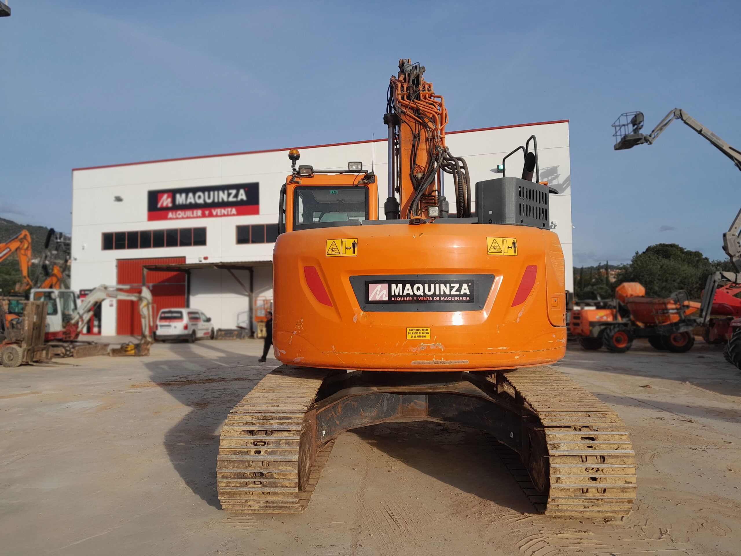 <trp-post-container>DOOSAN DX235LCR