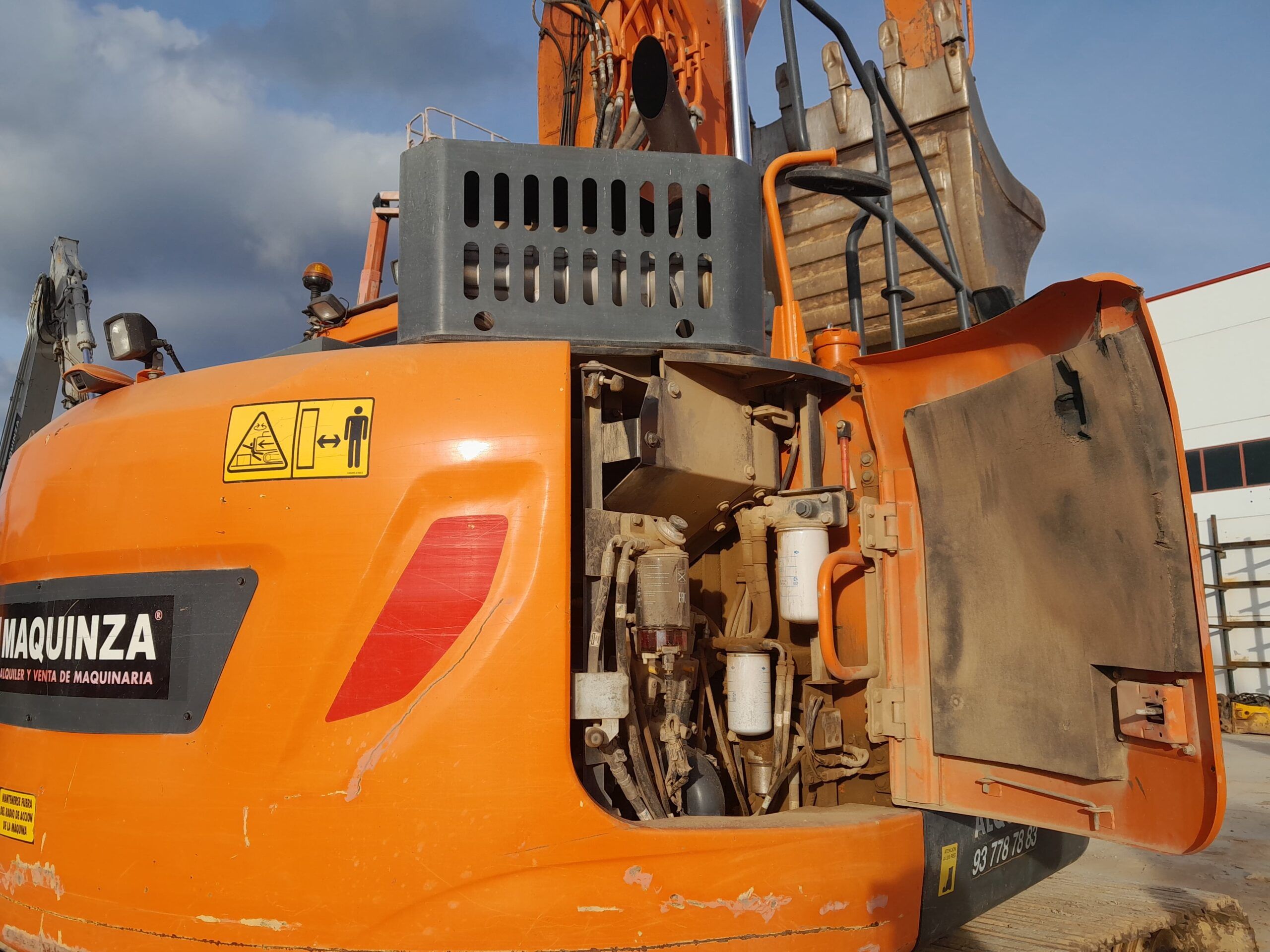 <trp-post-container>DOOSAN DX235LCR