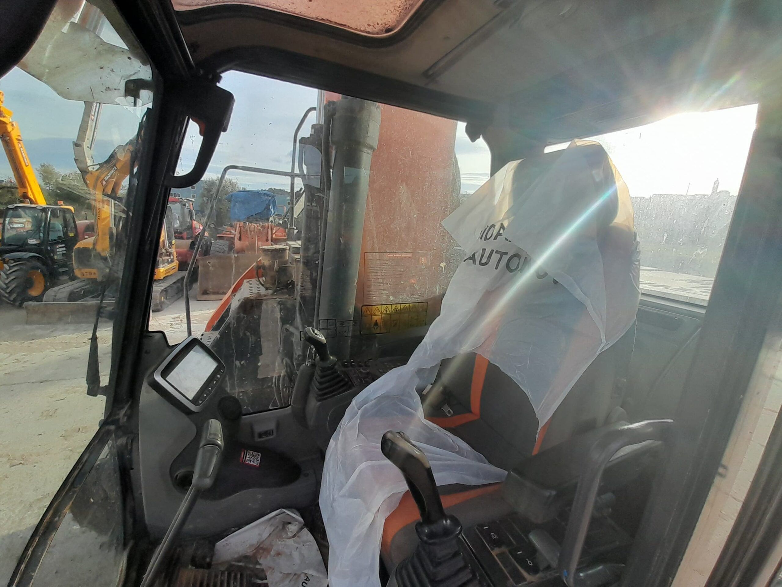 <trp-post-container>DOOSAN DX235LCR