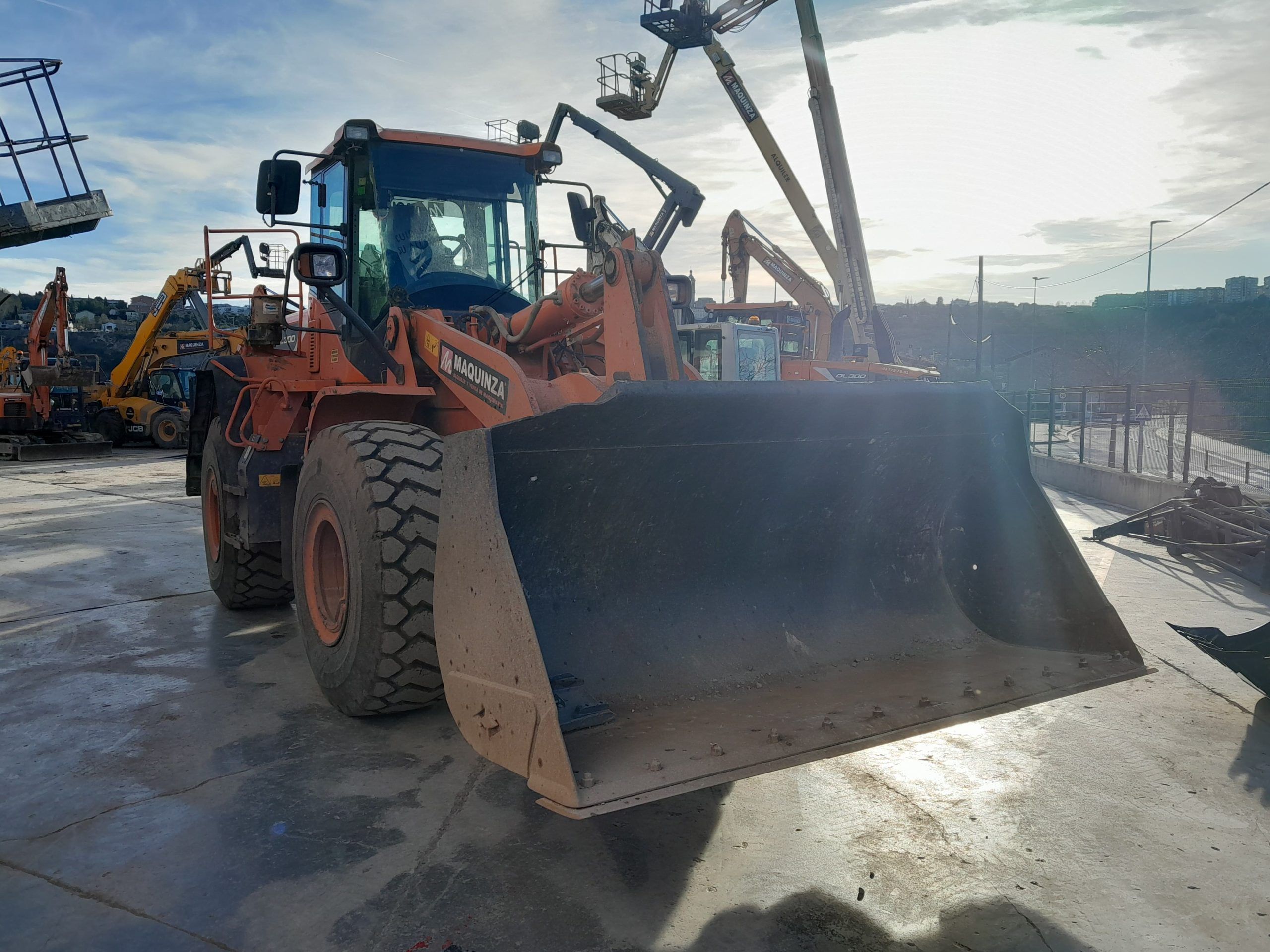 DOOSAN DL300 L/AUX.