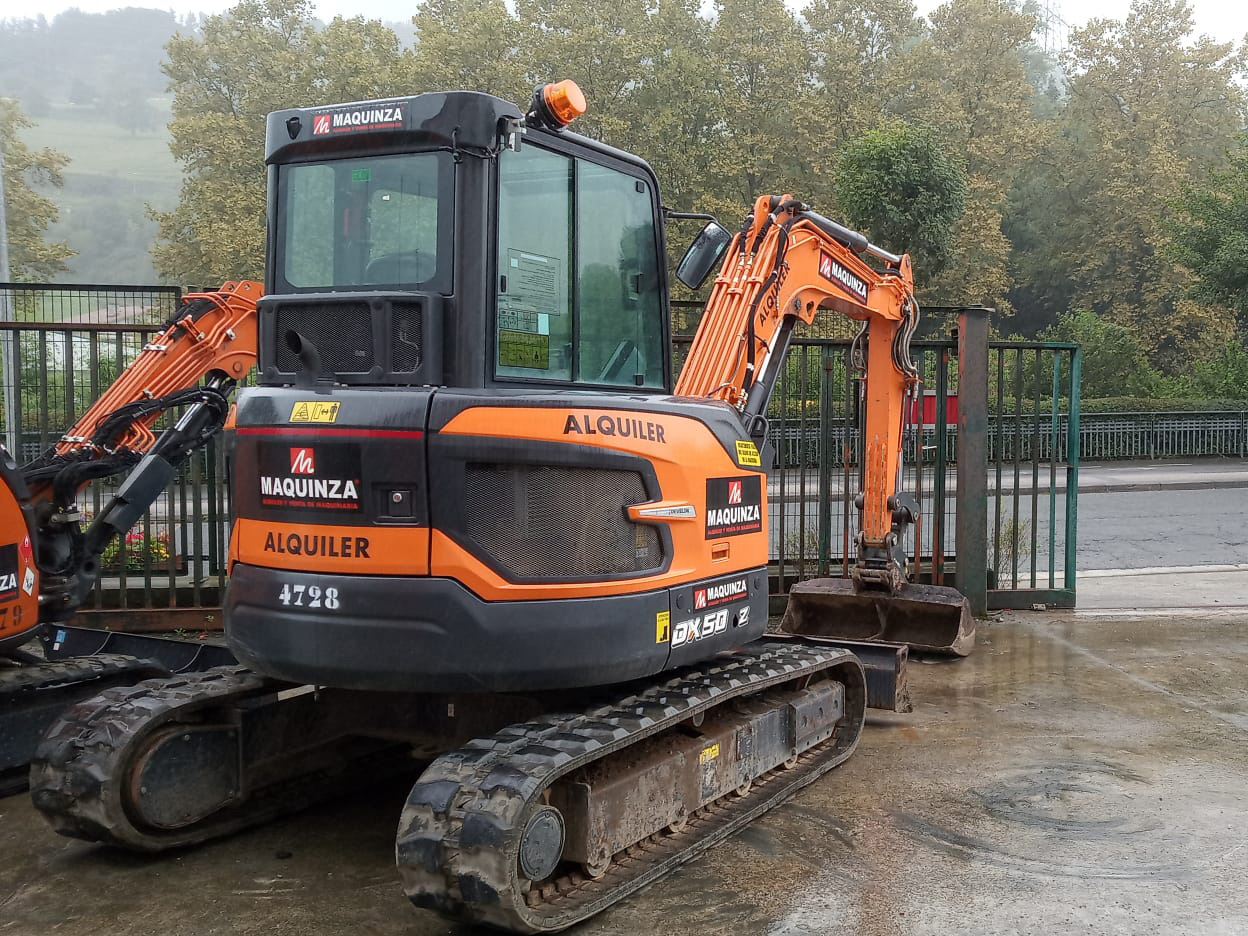 DEVELON DX50Z-7
