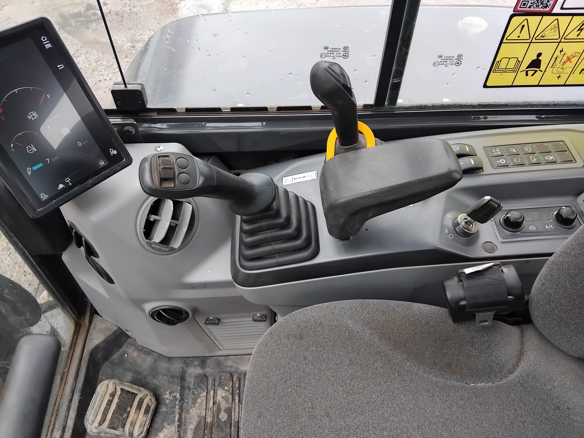 DEVELON DX50Z-7