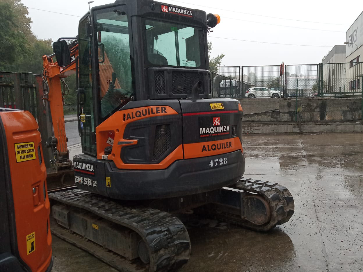 DEVELON DX50Z-7