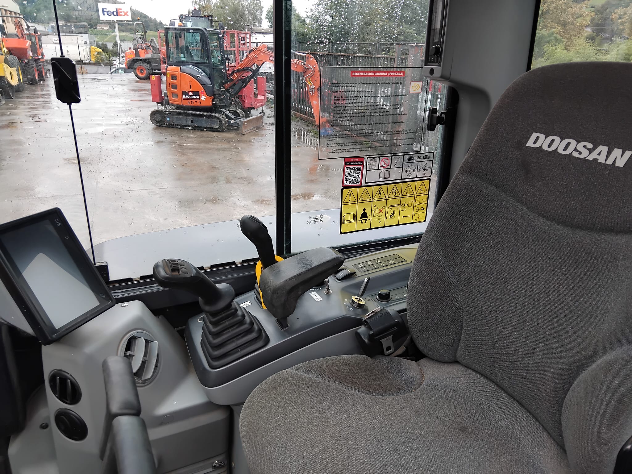 DEVELON DX50Z-7