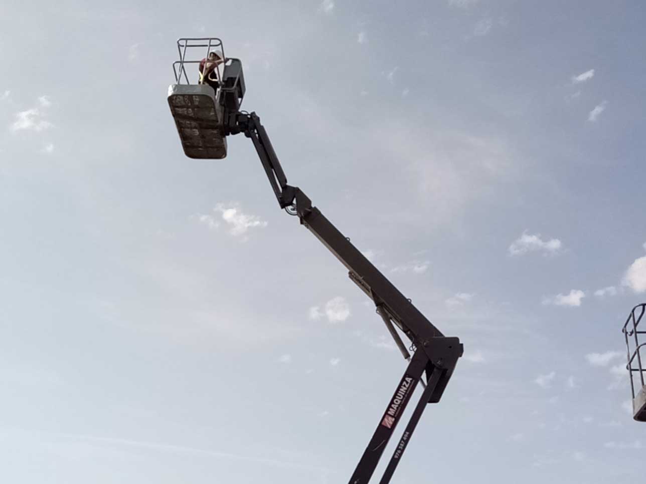 MANITOU 160ATJ OSCILLATING AXLE.