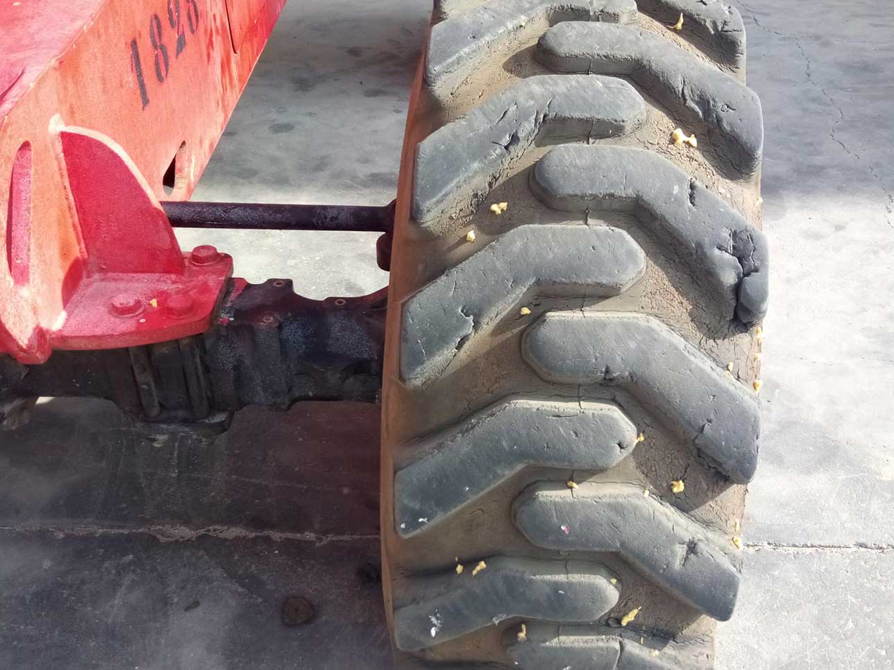 MANITOU 160ATJ OSCILLATING AXLE.