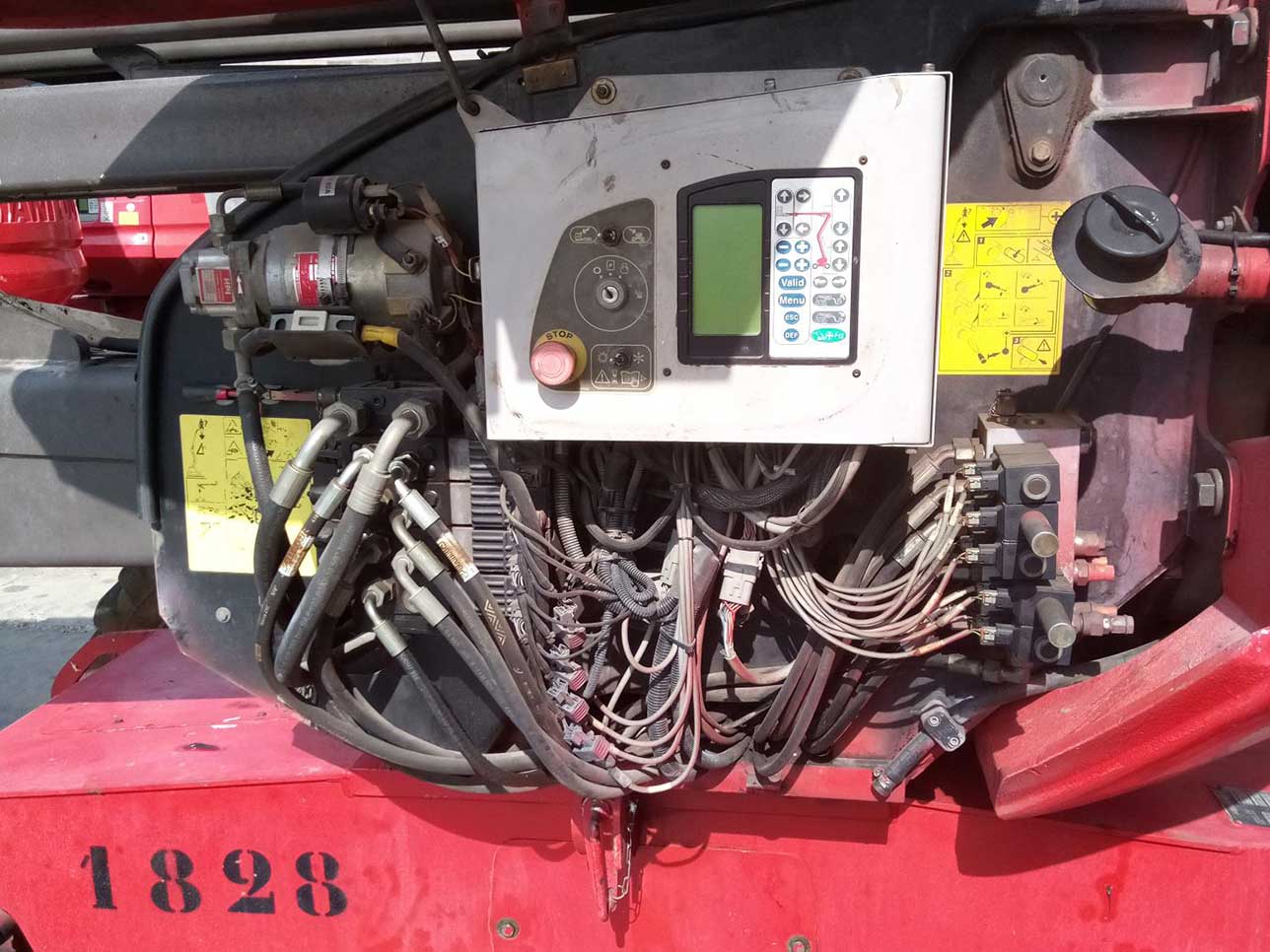 MANITOU 160ATJ OSCILLATING AXLE.