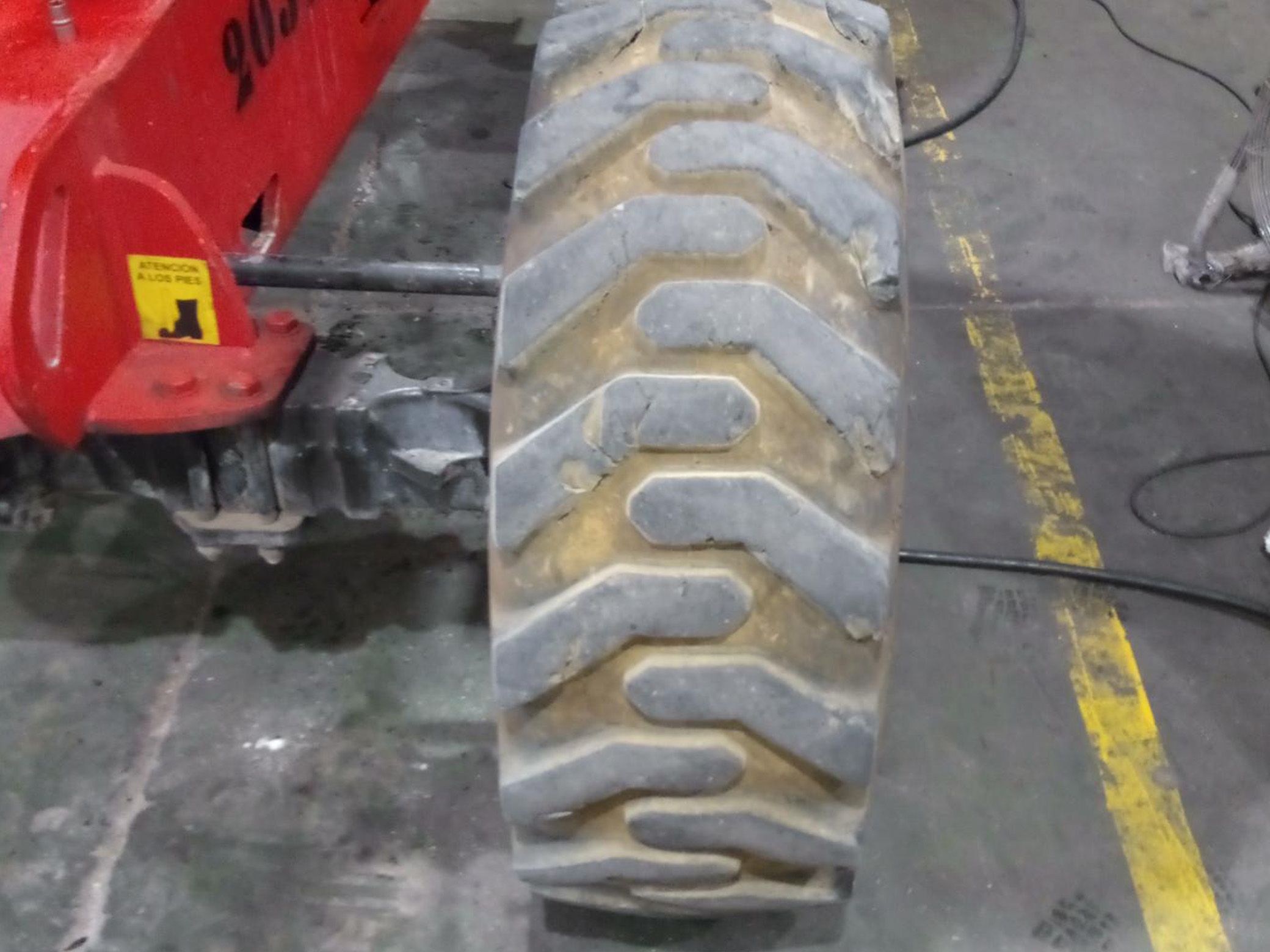 MANITOU 160ATJ OSCILLATING AXLE.