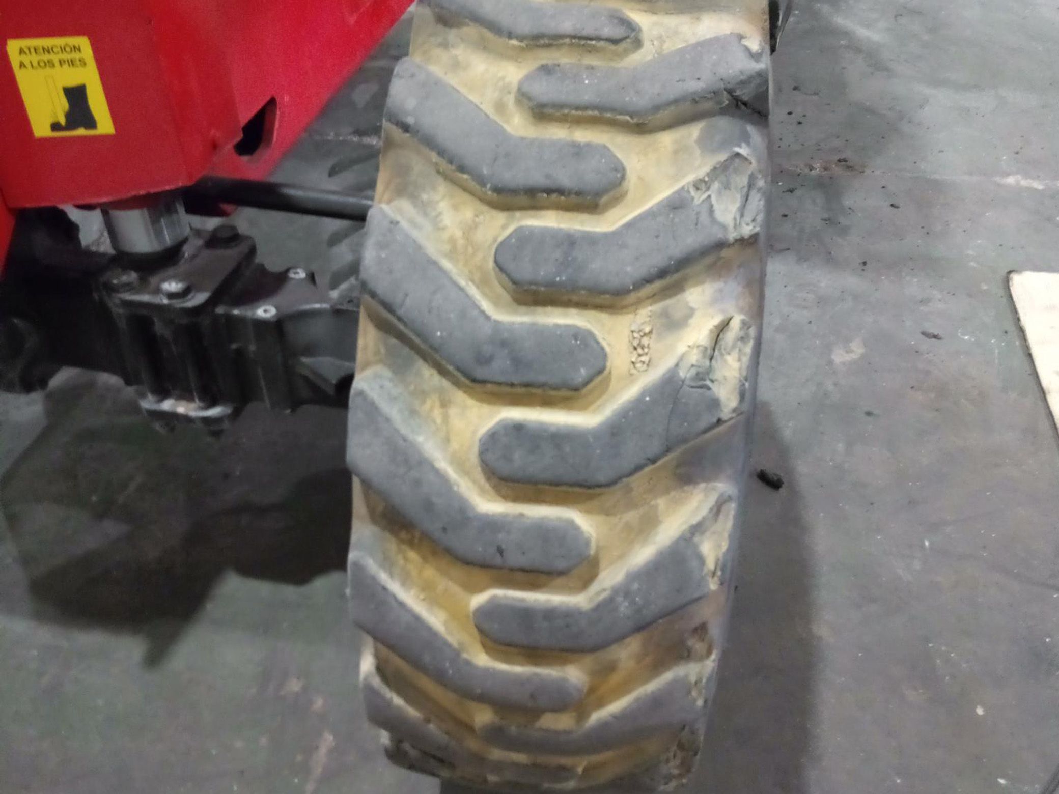 MANITOU 160ATJ OSCILLATING AXLE.