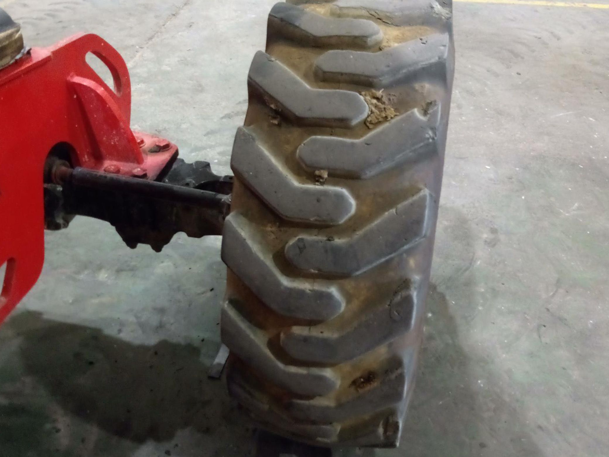 MANITOU 160ATJ OSCILLATING AXLE.