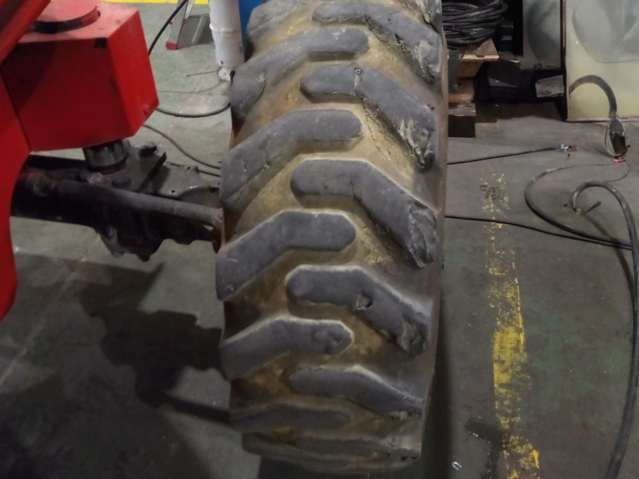 MANITOU 160ATJ OSCILLATING AXLE.
