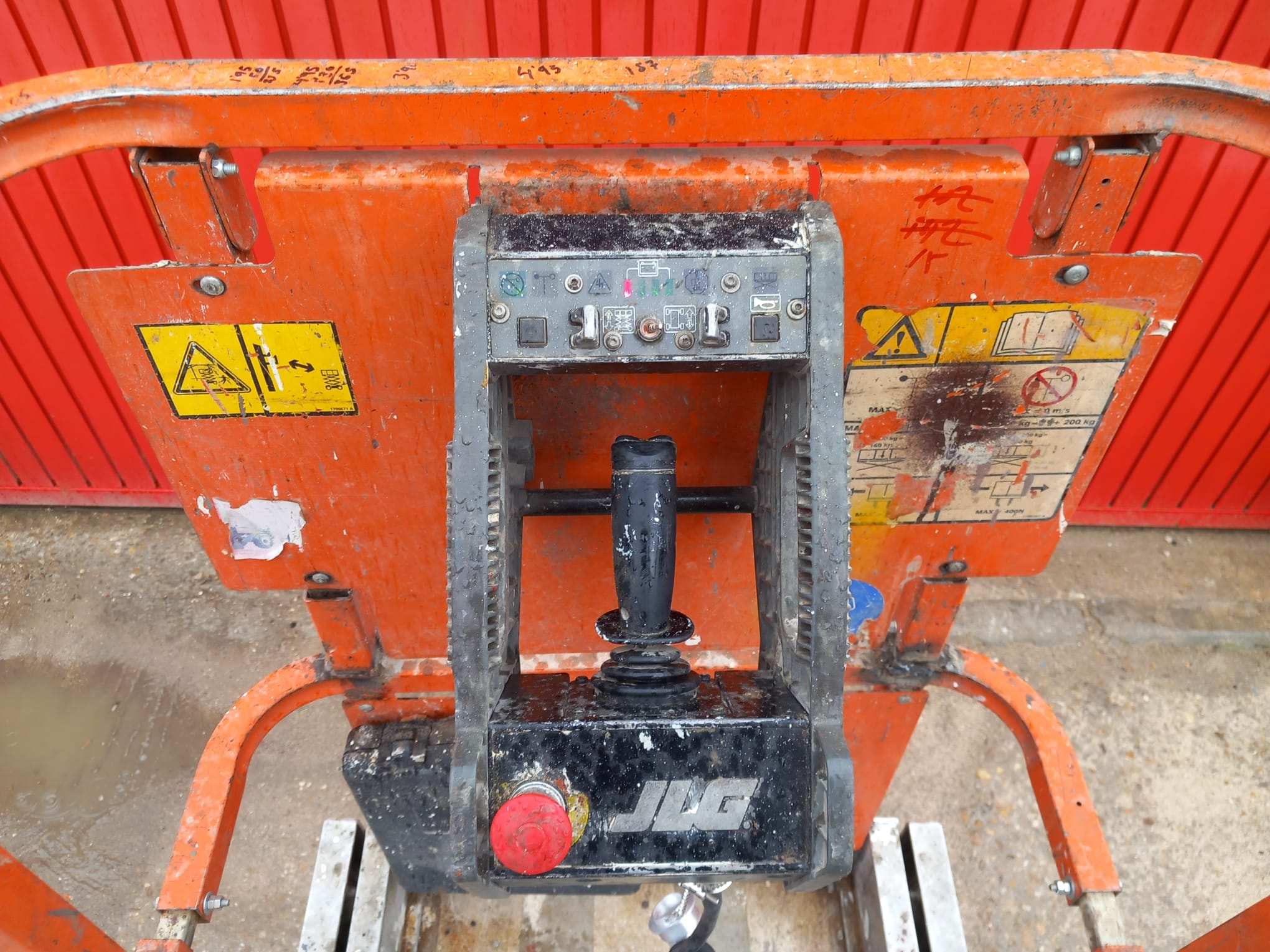 JLG 2030ES