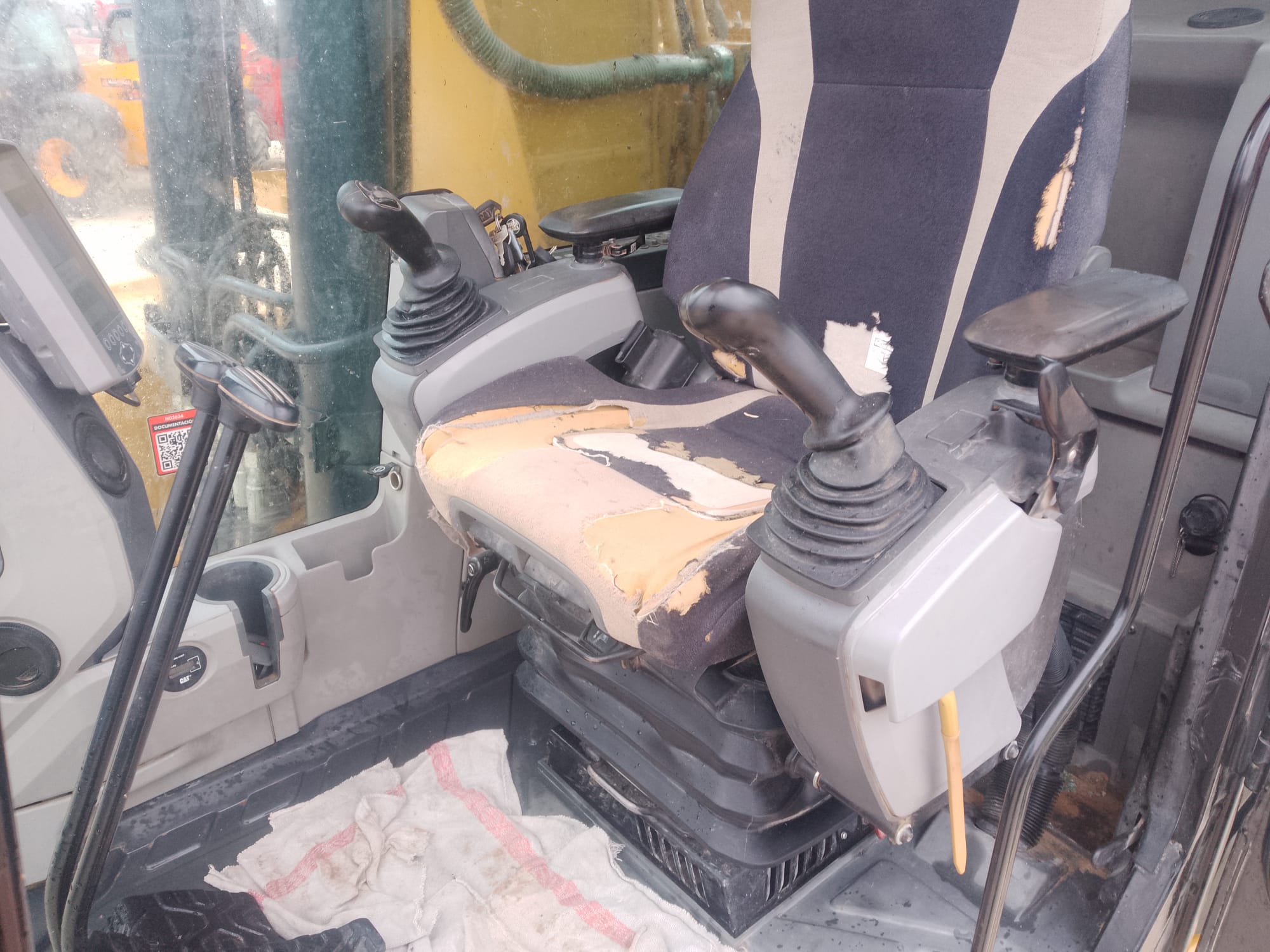 CATERPILLAR 323FLN IHC