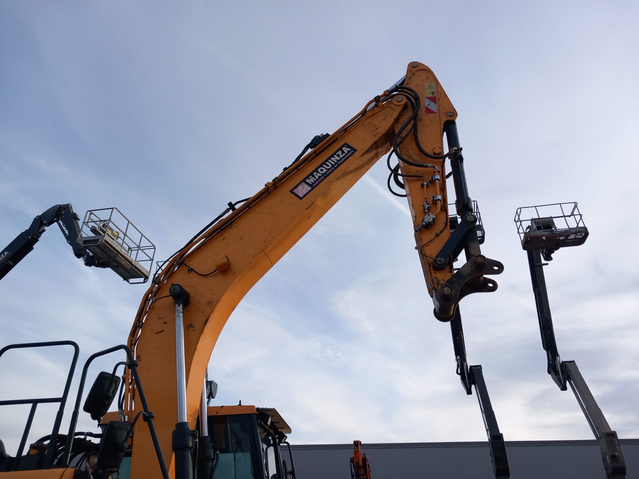 HYUNDAI HW180