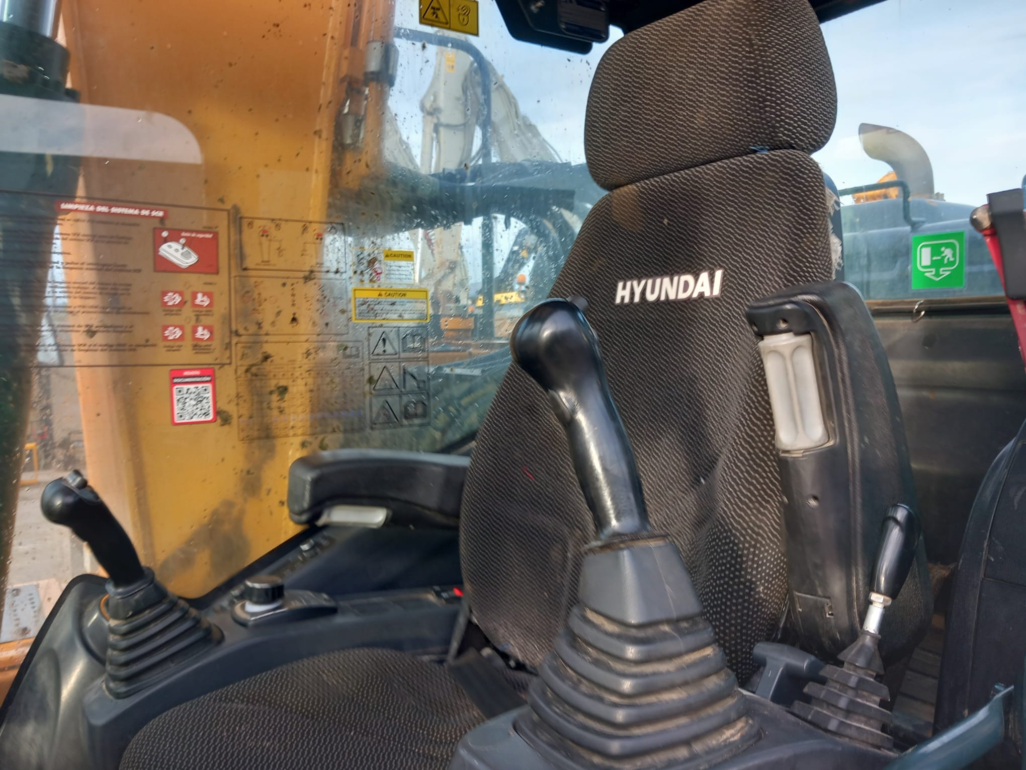 HYUNDAI HW180