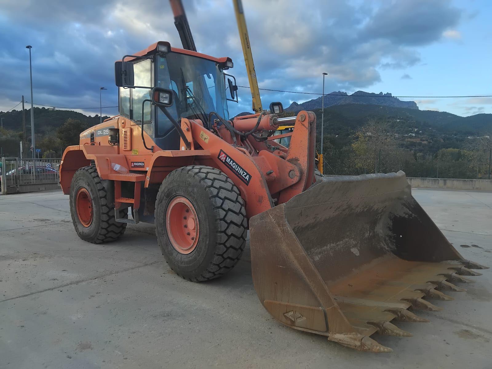 DOOSAN DL250-3