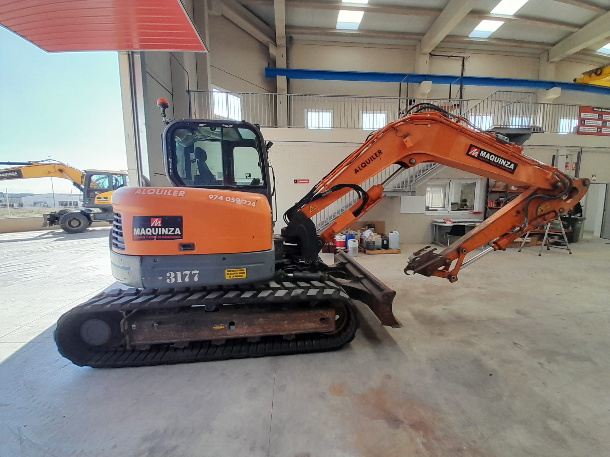 DEVELON DX85R-7