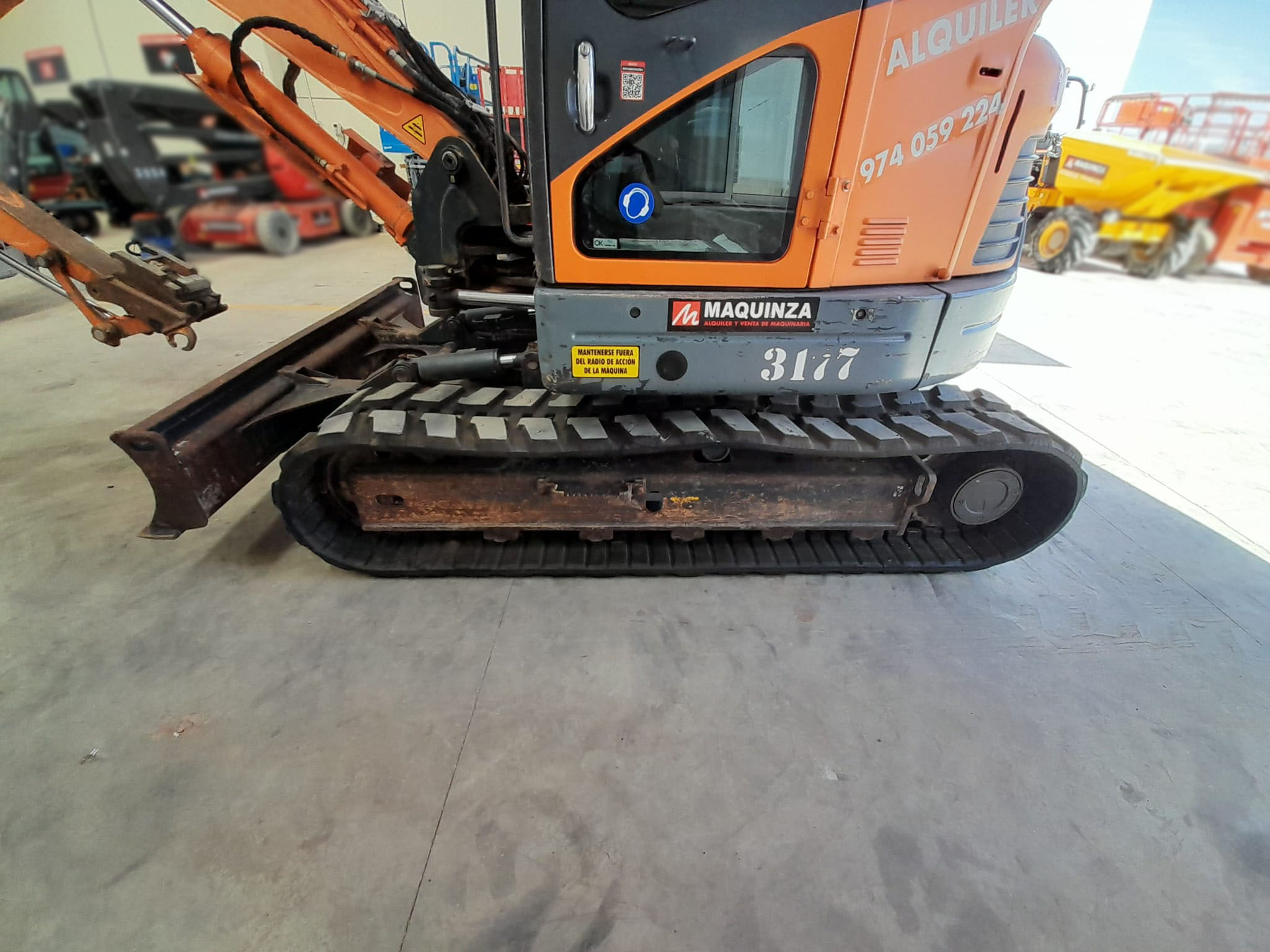 DEVELON DX85R-7