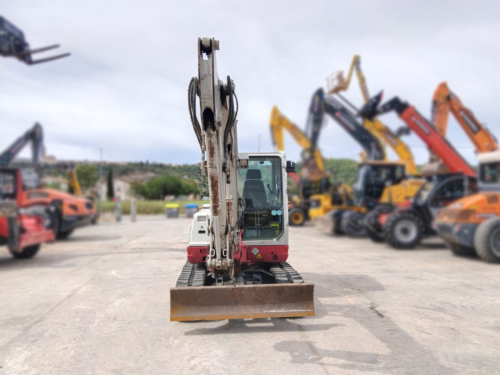 TAKEUCHI TB250