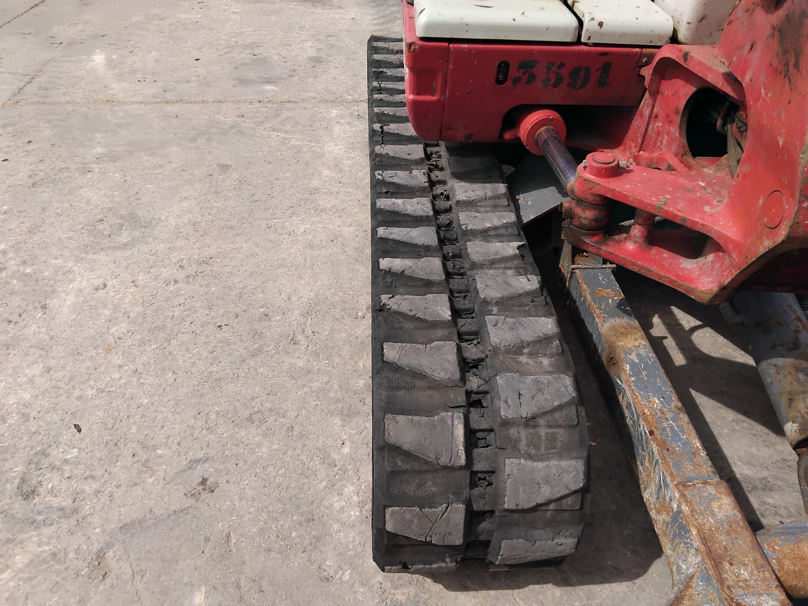 TAKEUCHI TB250