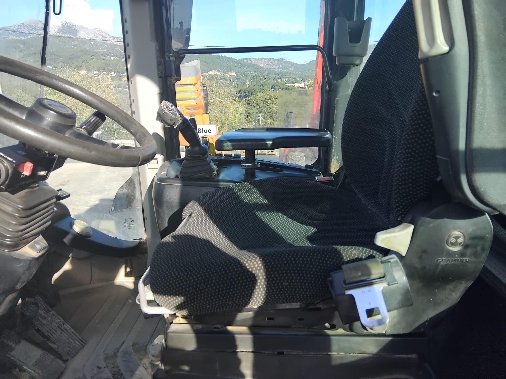DOOSAN DL250-5