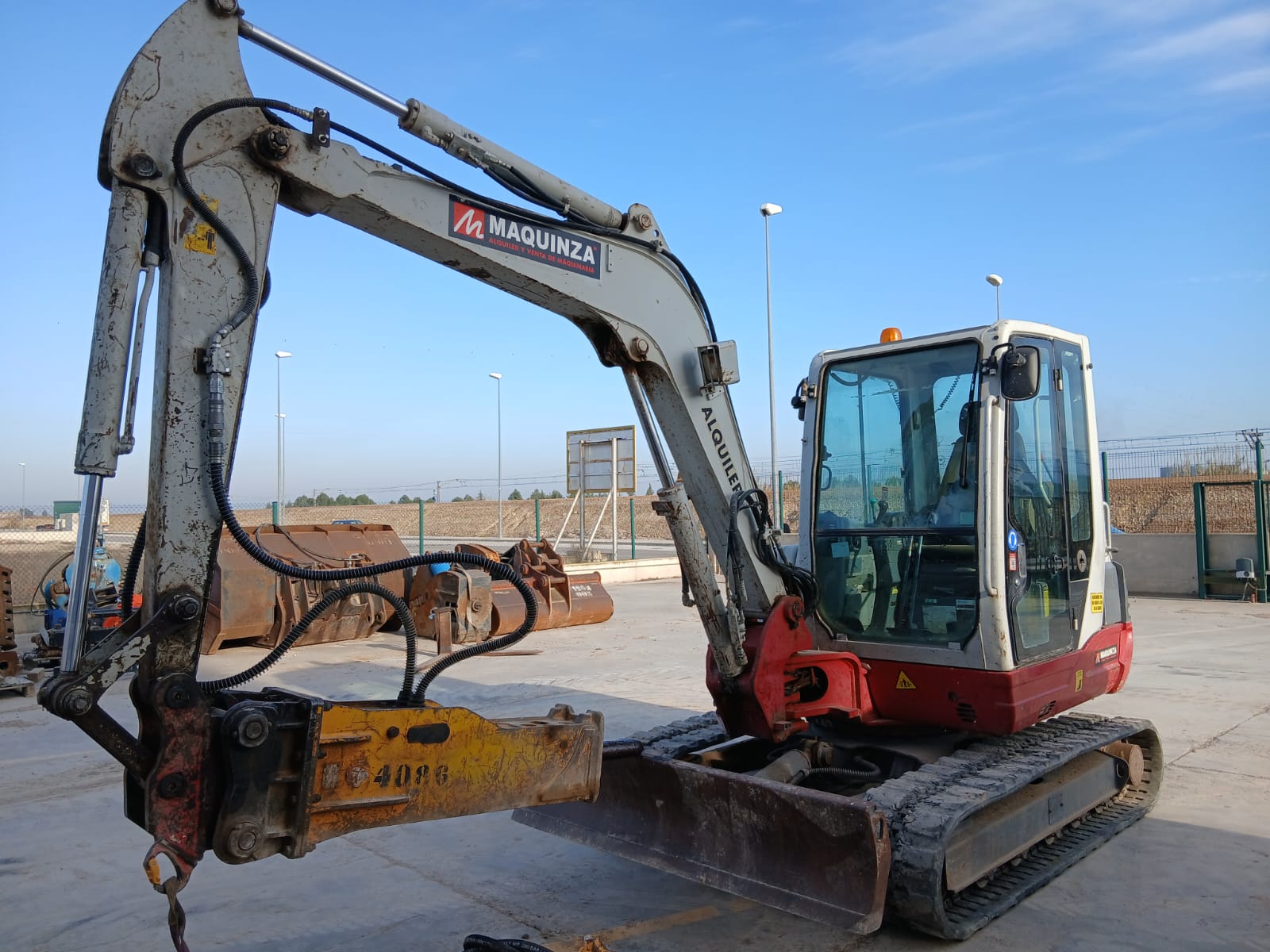 TAKEUCHI TB250