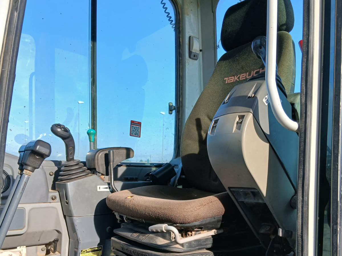 TAKEUCHI TB250