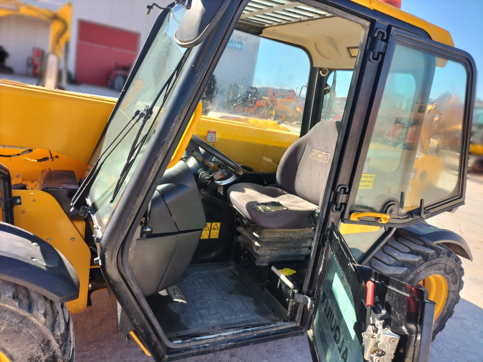 JCB 525.60