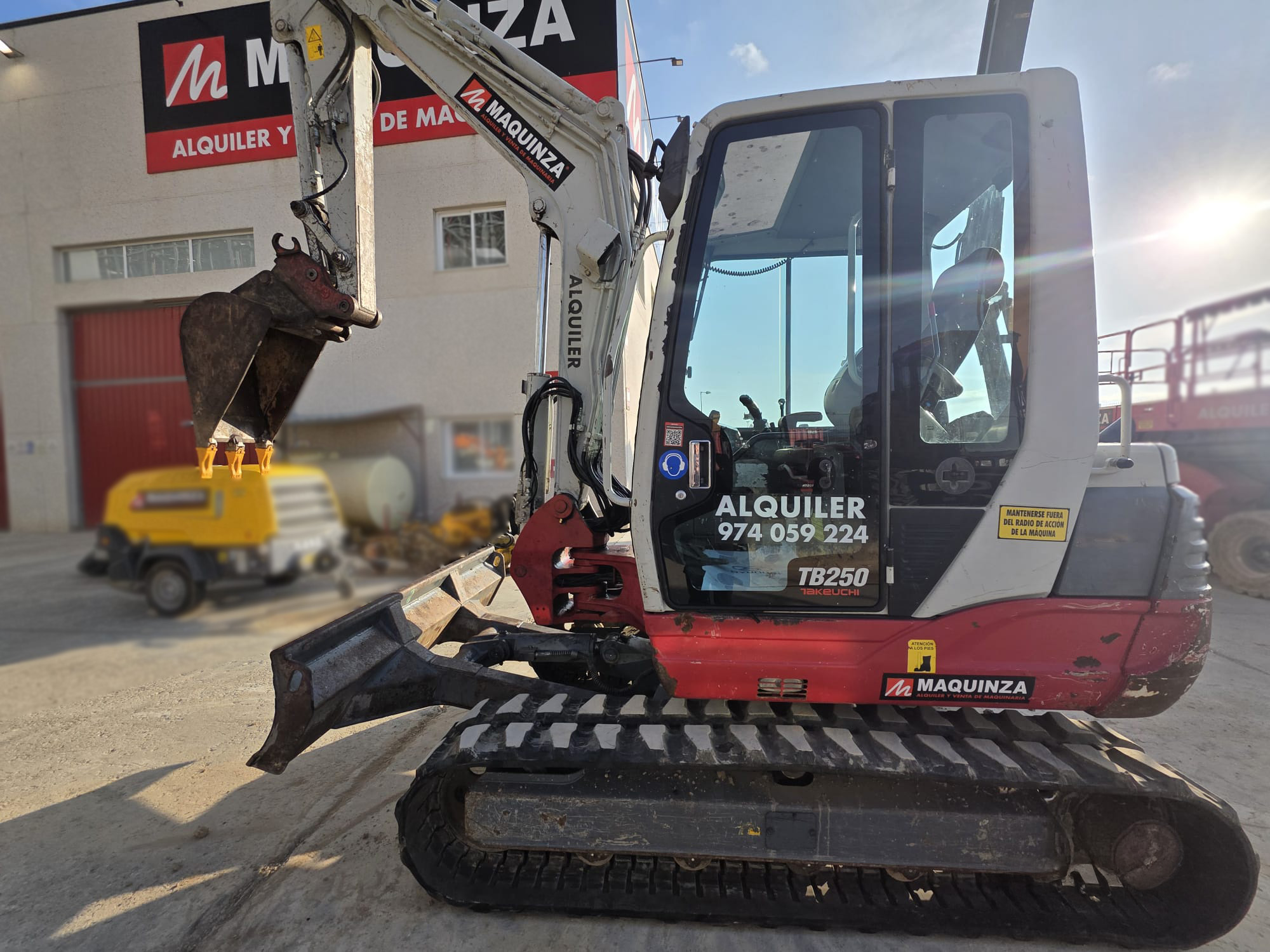 TAKEUCHI TB250