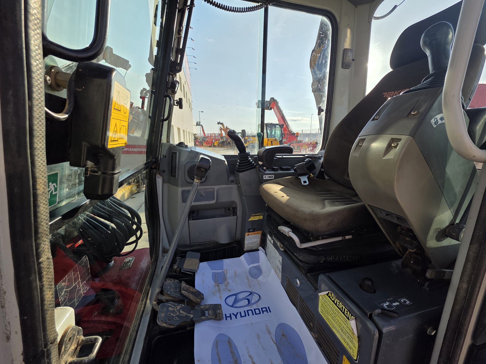 TAKEUCHI TB250