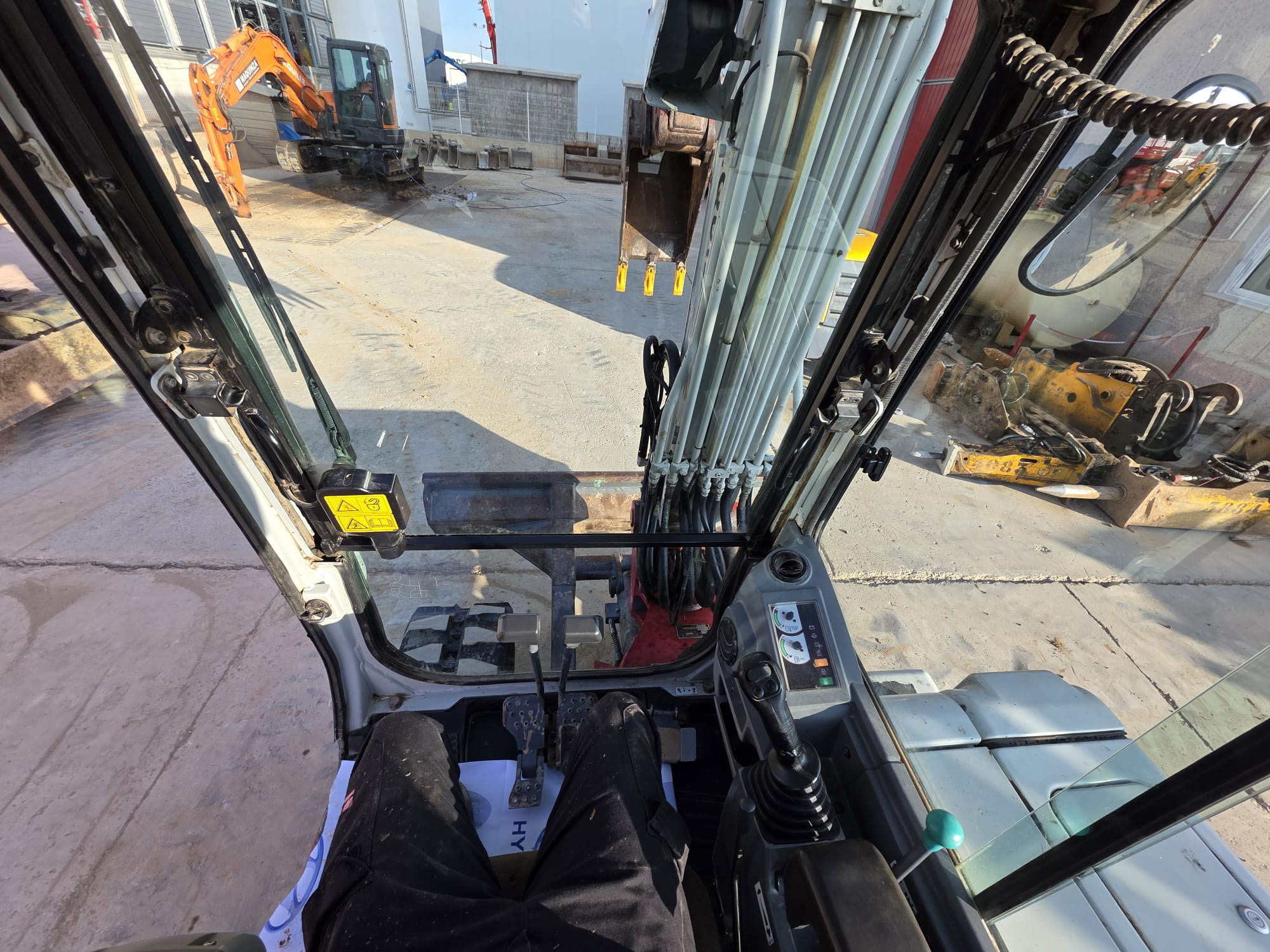 TAKEUCHI TB250