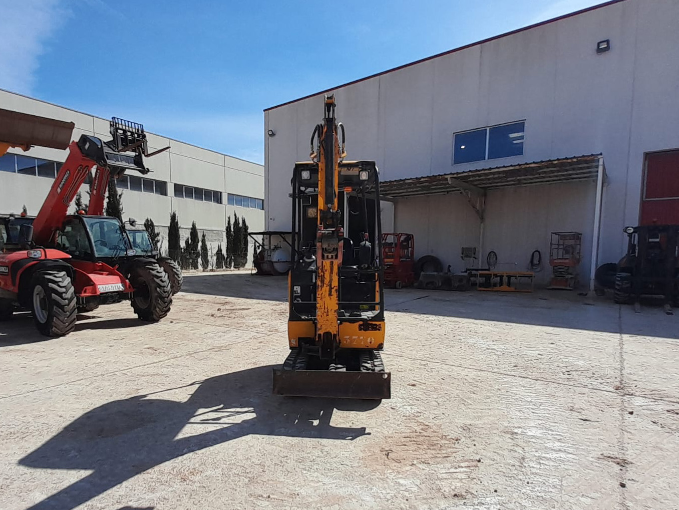 JCB 15C