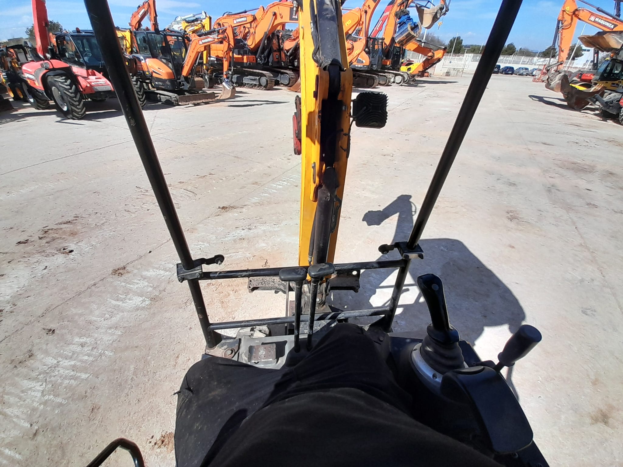JCB 15C