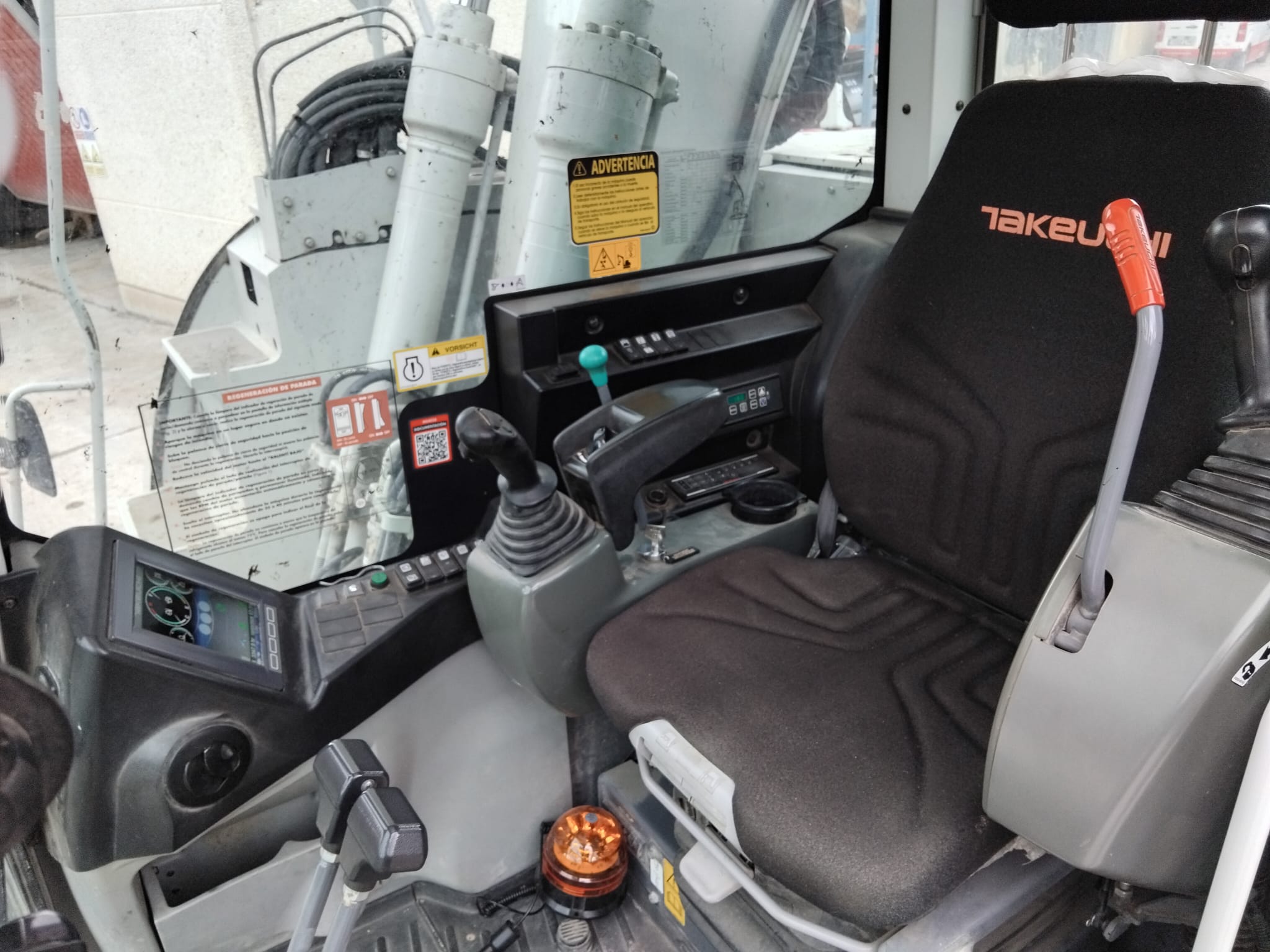 TAKEUCHI TB2150R