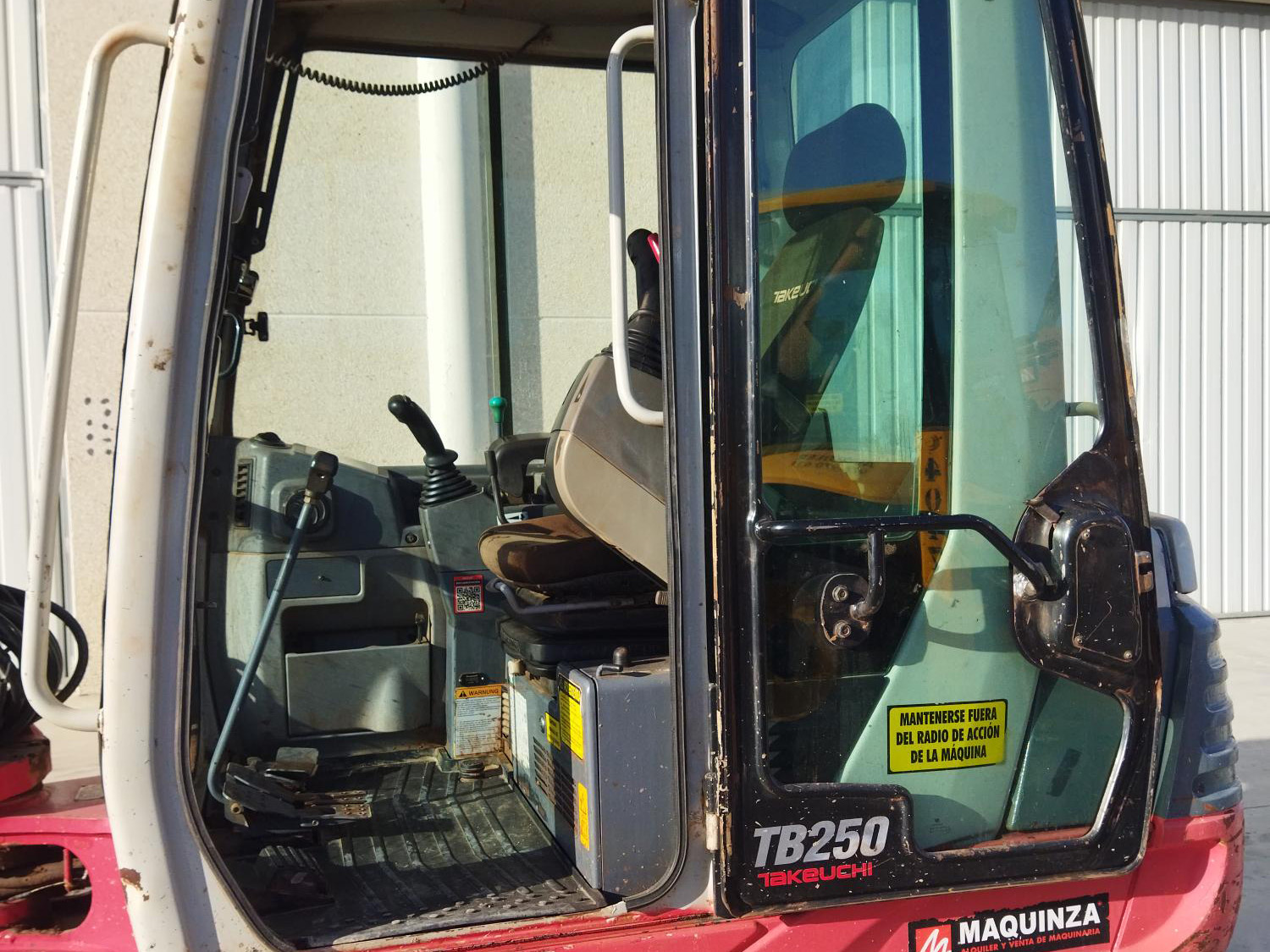 TAKEUCHI TB250