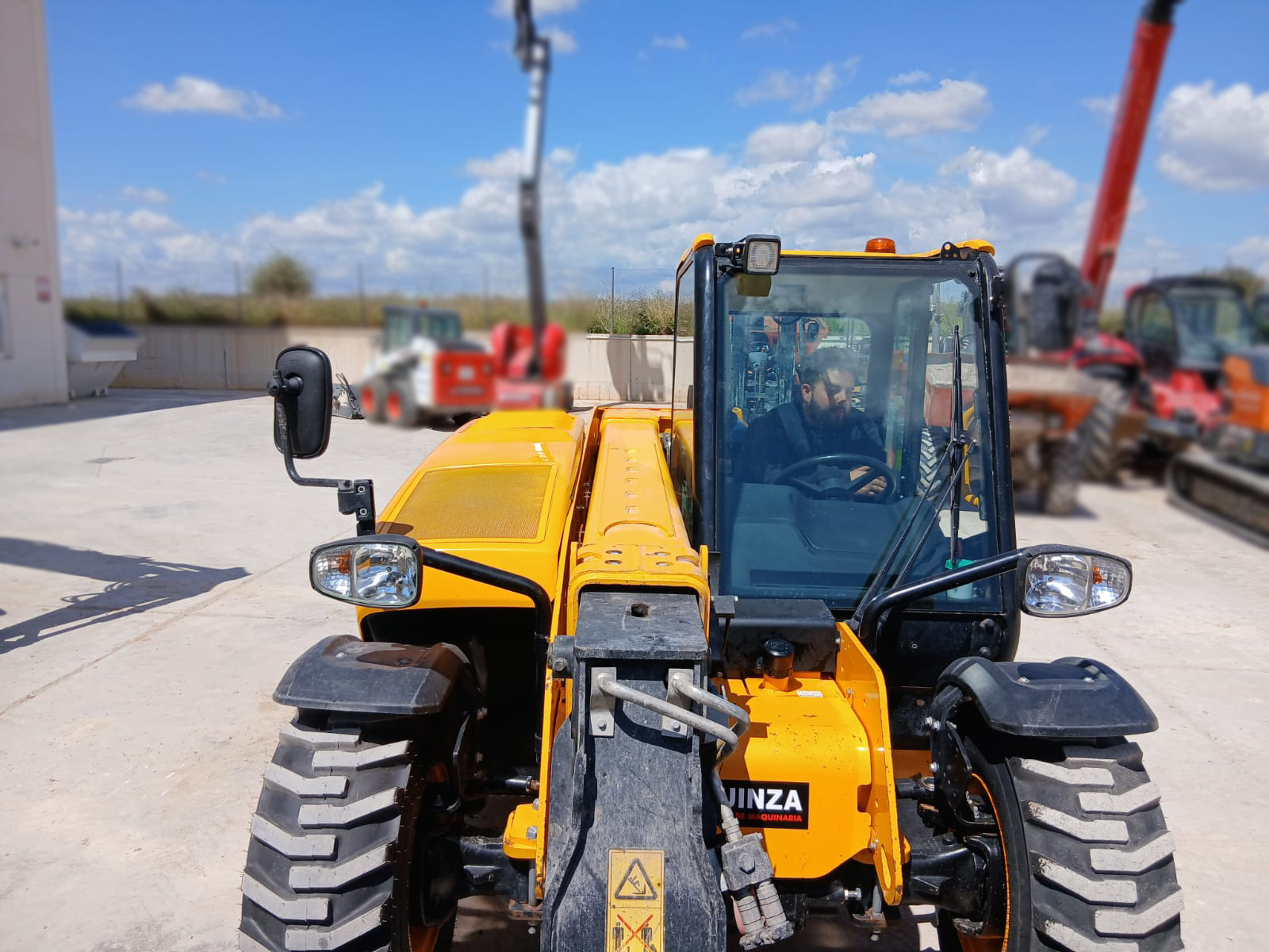 JCB 525.60