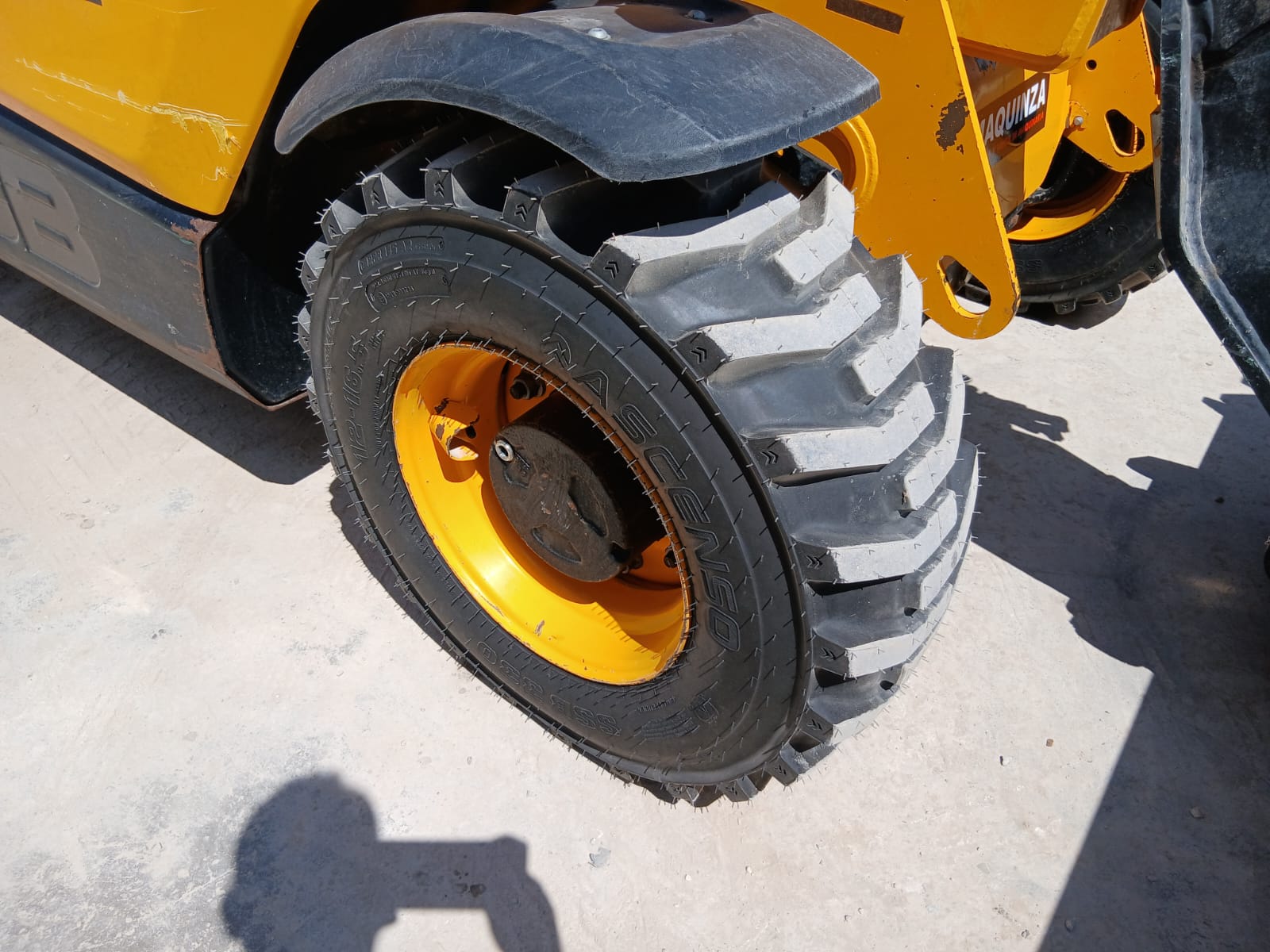 JCB 525.60
