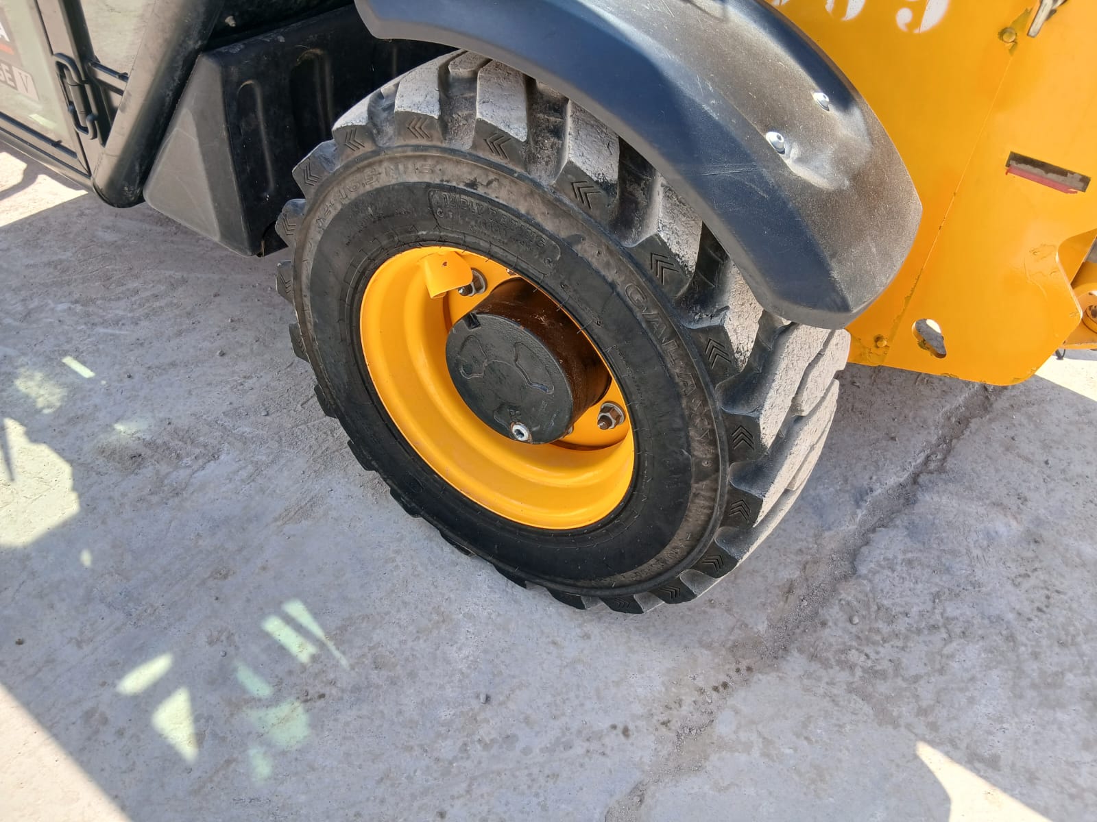 JCB 525.60