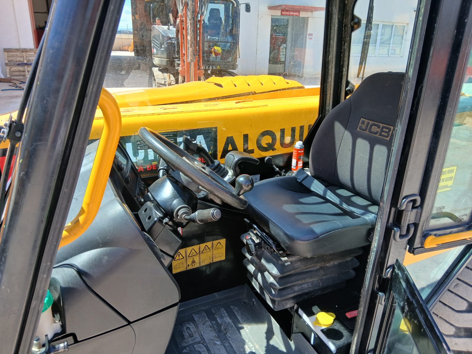 JCB 525.60