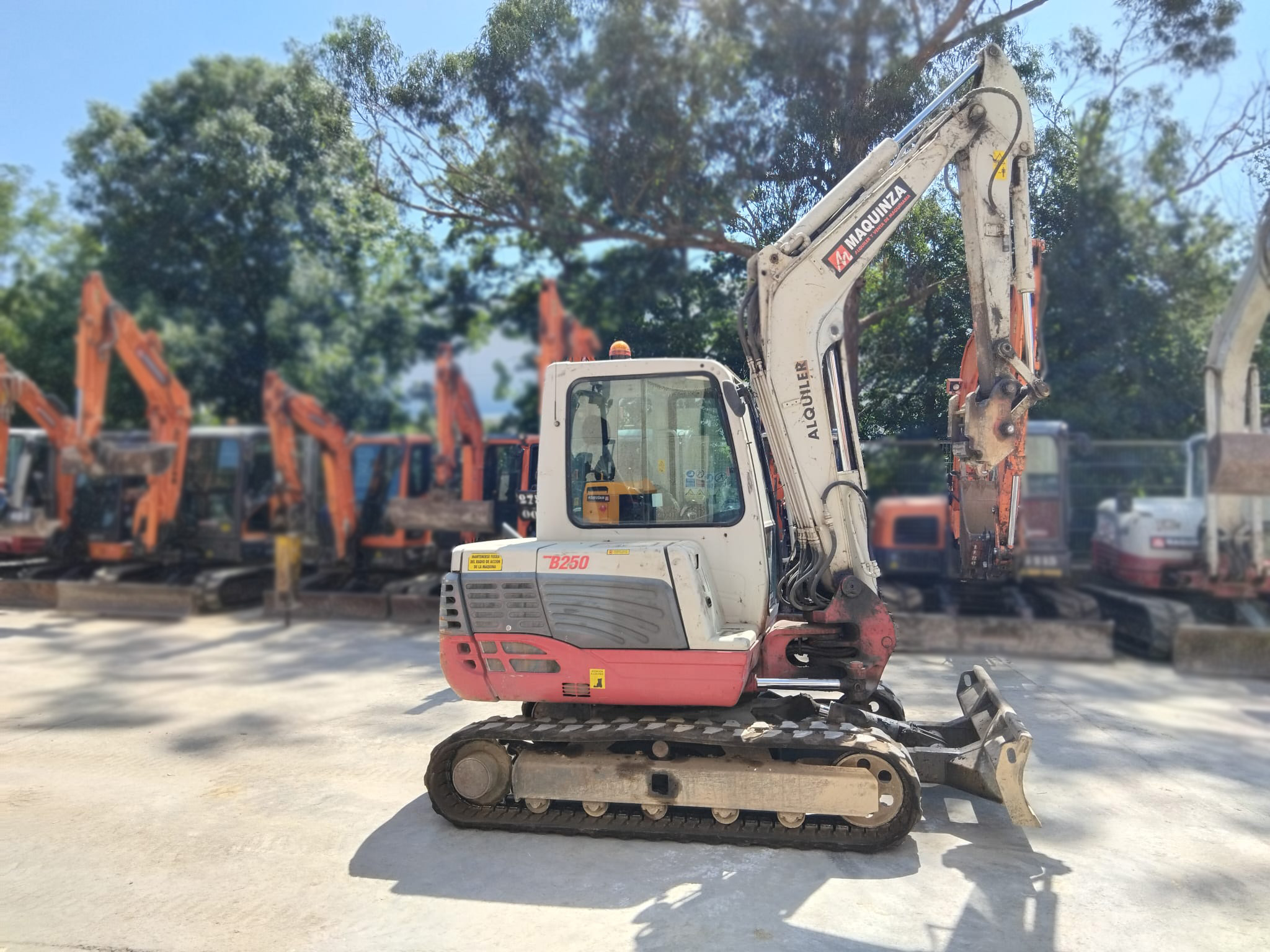 TAKEUCHI TB250 EASY